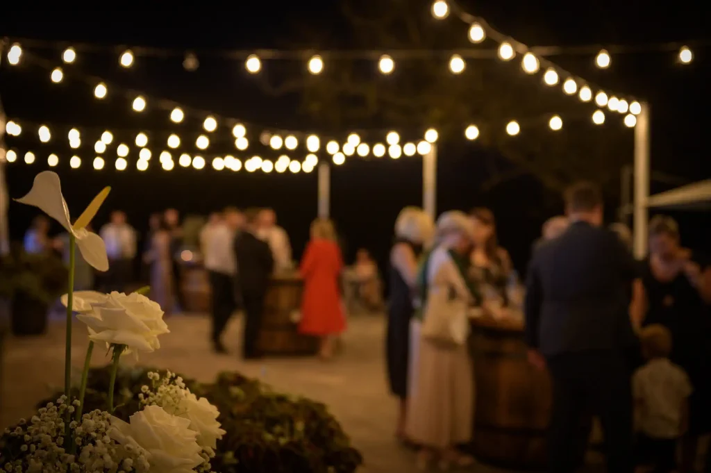 Proslava krštenja u rustičnoj sali Etno kompleksa Brkić, okruženoj prirodom